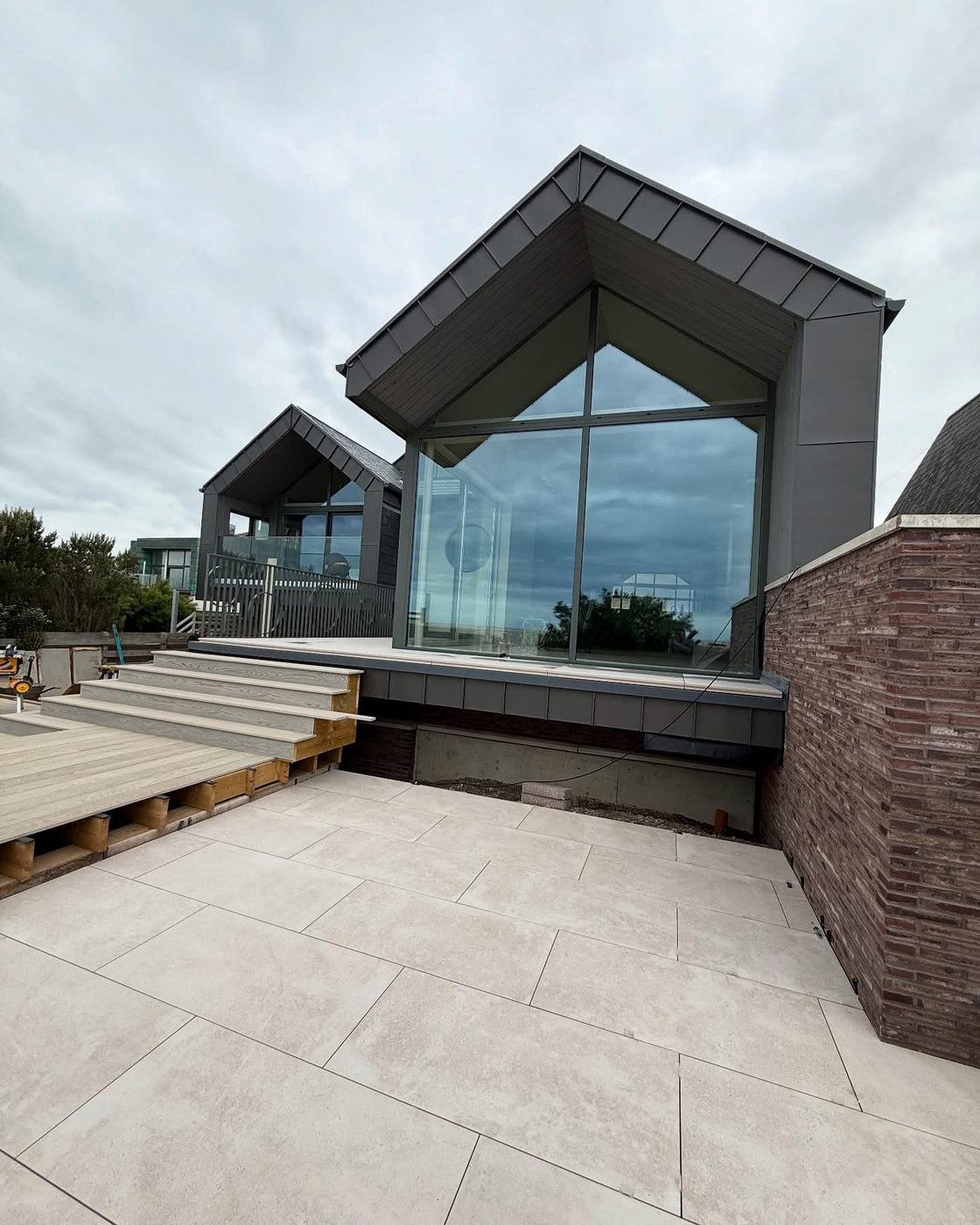Porcelain terrace cleaned at a contemporary coastal property